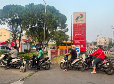 Guncangan Ekonomi! Harga Pertamax Melonjak Drastis Tembus Rp16.250 per Liter, Pertamina Ungkap Alasan di Balik Kebijakan Pemerintah: Apa Dampaknya bagi Konsumen?