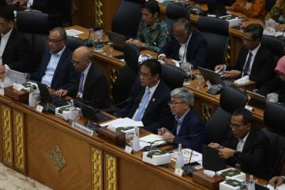APBN 2025 Terkuak Menkeu Hadiri Rapat Krusial