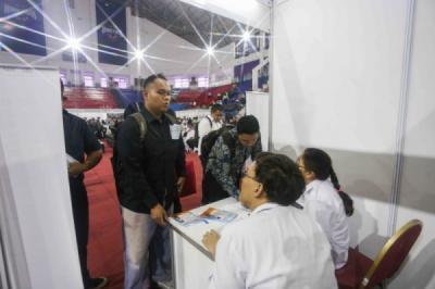 Geger Ribuan Pencari Kerja Serbu Jakarta