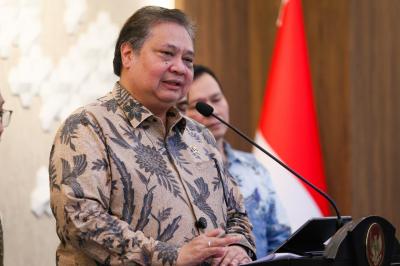 Rupiah 18 Ribu Dolar Menteri Bocorkan Rahasia