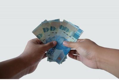 Rupiah Merana Rp18 Ribu Ada Drama di BI