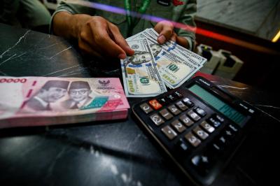 Rupiah Makin Loyo Dekati Angka Keramat Ini Biang Keroknya