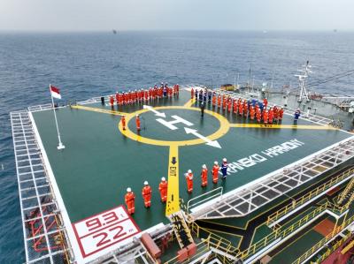 Merah Putih Berkibar Gagah di Laut Lepas