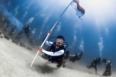 Penyelam Ungkap Rahasia Bawah Laut HUT RI