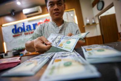 Dolar AS Tembus Rp18000 Rupiah Terancam