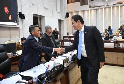 Rupiah Rp17.500 USD Ekonomi RI 2027 Bikin Melongo