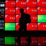 Daftar Saham Ambruk Parah Investor Wajib Tahu