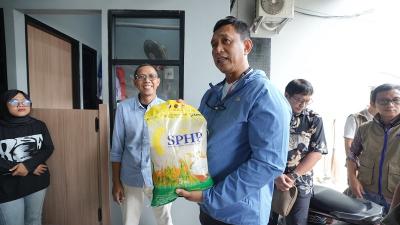 Modus Licik Beras SPHP Dioplos Jadi Premium